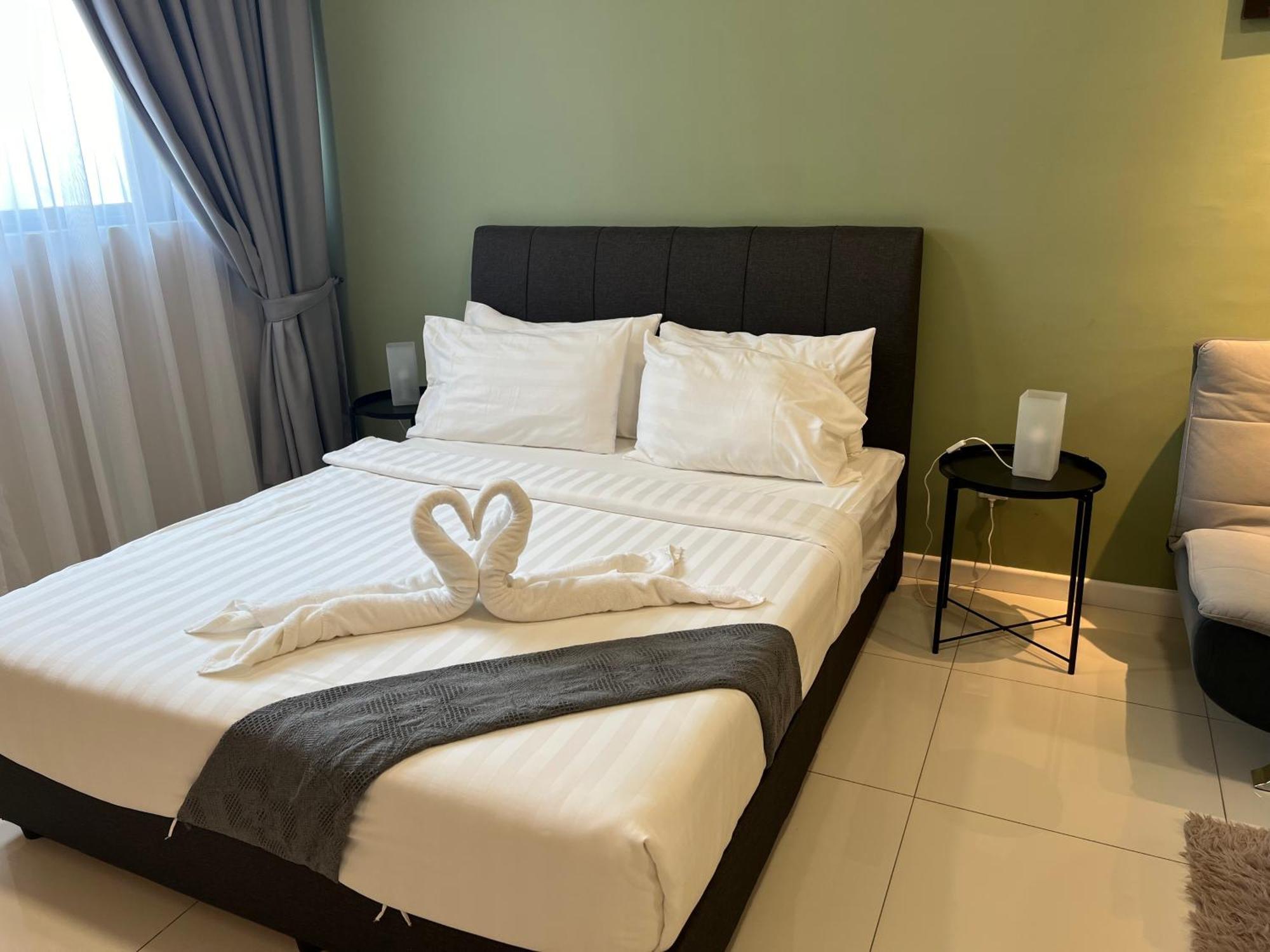 Chambers Couple Studio Klcc Куала-Лумпур Номер фото